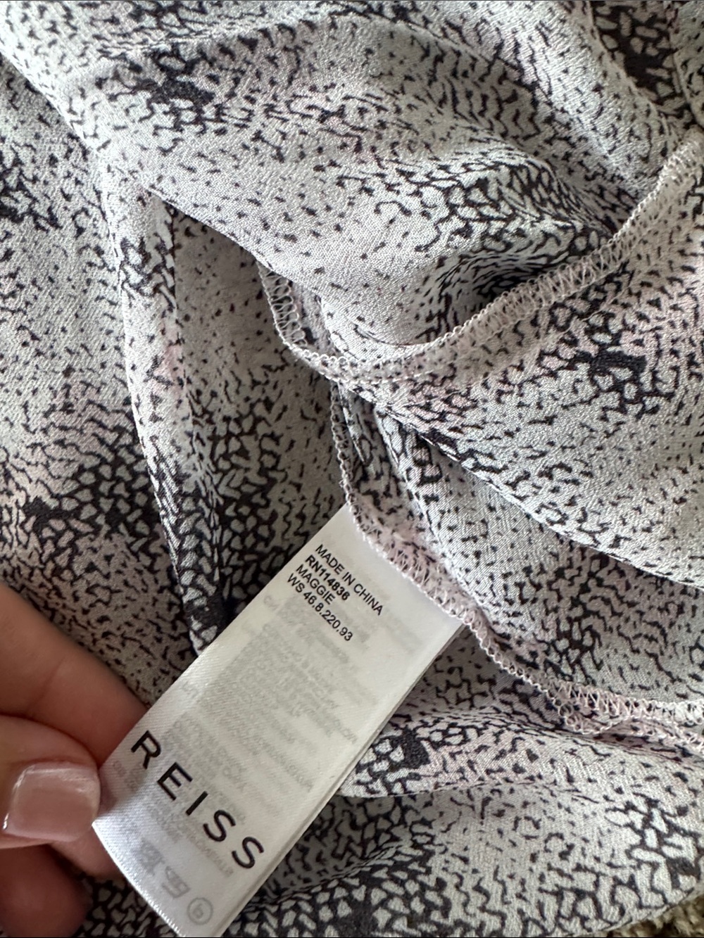 Reiss Pink Black White Printed Button-Front Blouse! 🖤💞🖤💞 - Picture 6 of 8